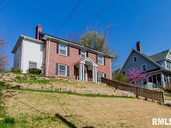 2nd image of 130 Fernwood Ave