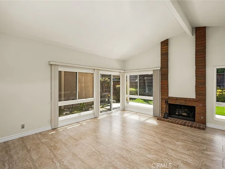 33 Richmond — Photo 11