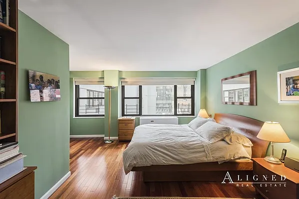 Sold by Isaacs Ganz Real Estate | media 5