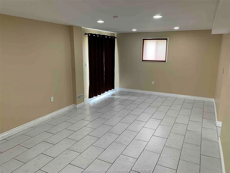 4537 Fontana Ave #LOWER — Photo 2