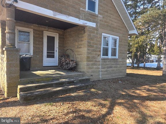 2nd image of 4881 Cross Ham Square Rd