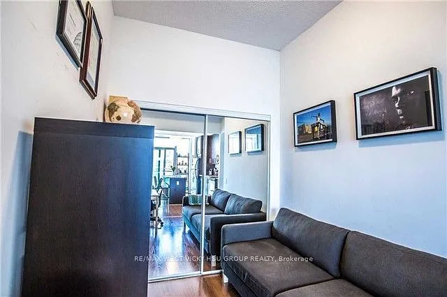 112 George St #S529 — Photo 11