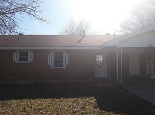 704 E Clay St, Bowie, TX 76230