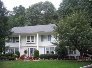 99 Cliffedge Way, Red Bank, NJ 07701