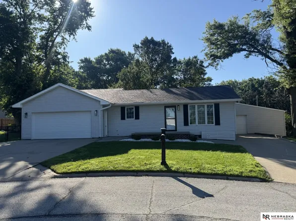 758 W Park Cir, Wahoo, NE 68066