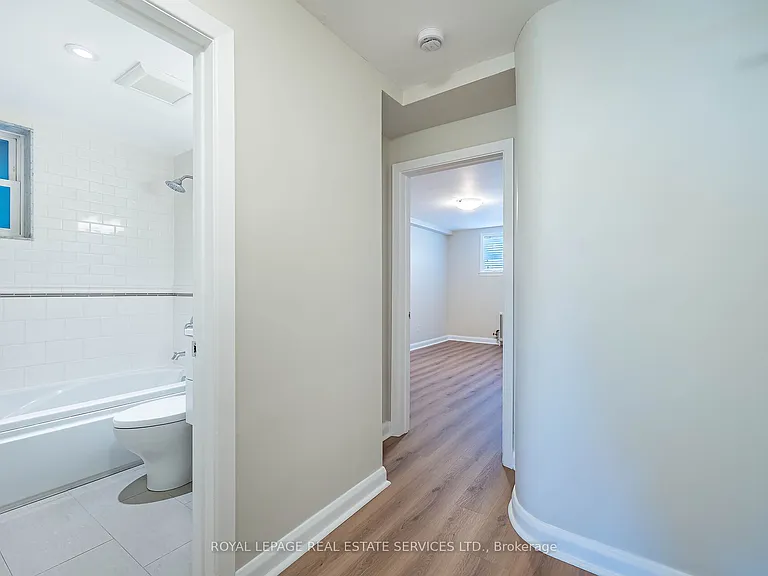 40 Emerald Cres #1 — Photo 18