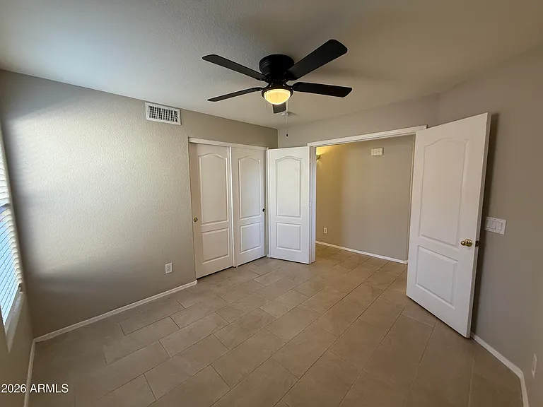 1644 E Oakland St — Photo 33