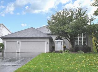 9250 Parkside Dr, Woodbury, MN 55125