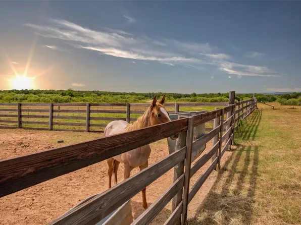780 Club Lake Rd, Nocona, TX 76255