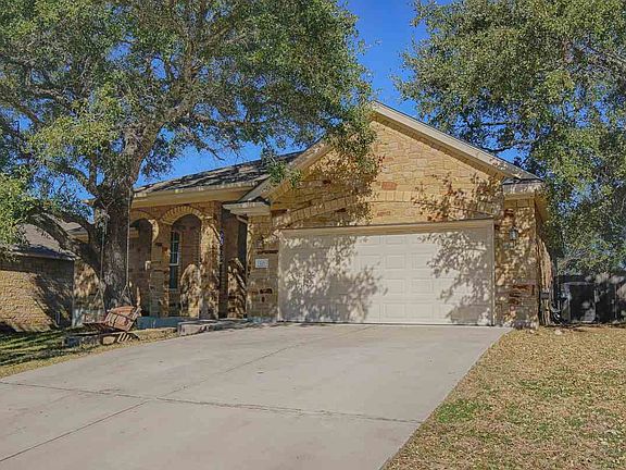 2nd image of 121 E Wildflower Blvd