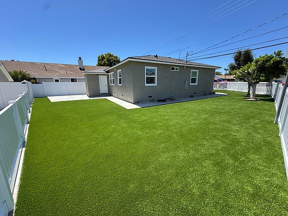 4th image of 762 E Hillcrest Dr