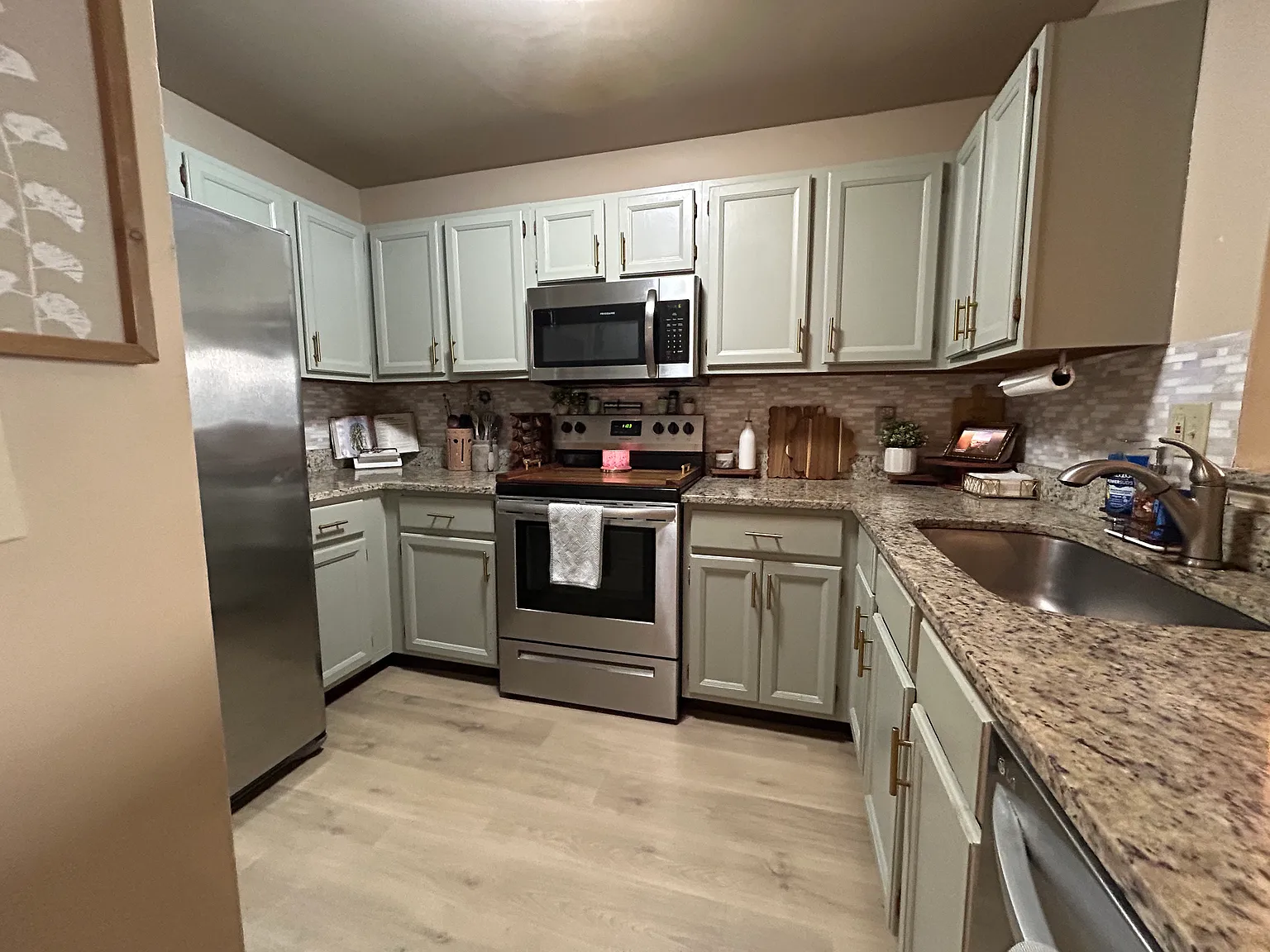 2 bed, 1025 sqft, $2,600 — Photo 4