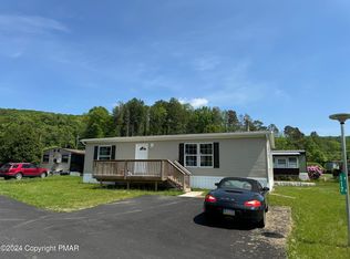 117 Sparrow Ln, East Stroudsburg, PA 18301