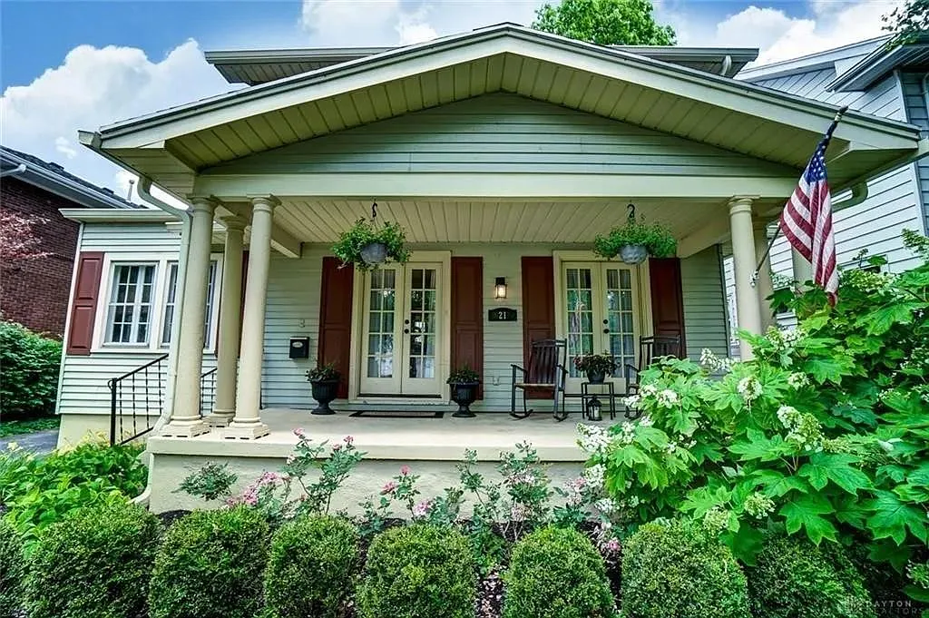 4 bed, 1894 sqft, $2,675 — Photo 2