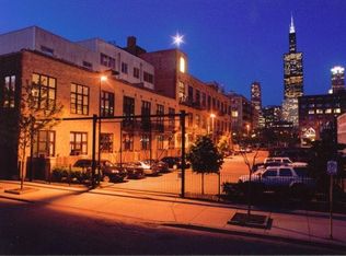 203 S Sangamon St APT 301, Chicago, IL 60607