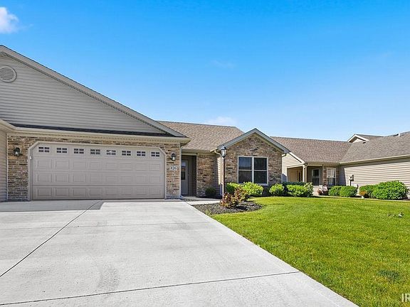 4th image of 426 Crown Hill Dr