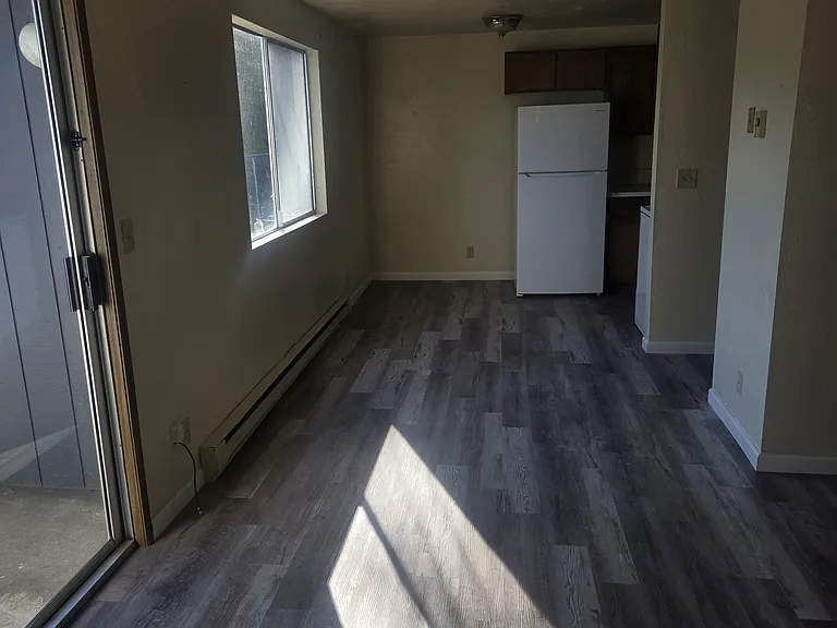 182 Molly St #6 — Photo 6