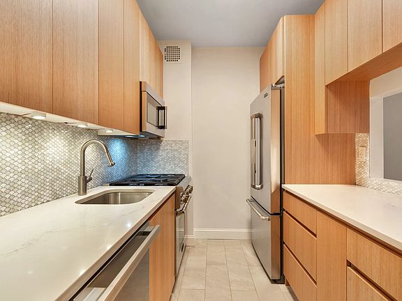 5th image of 11 W 104th St APT 2B