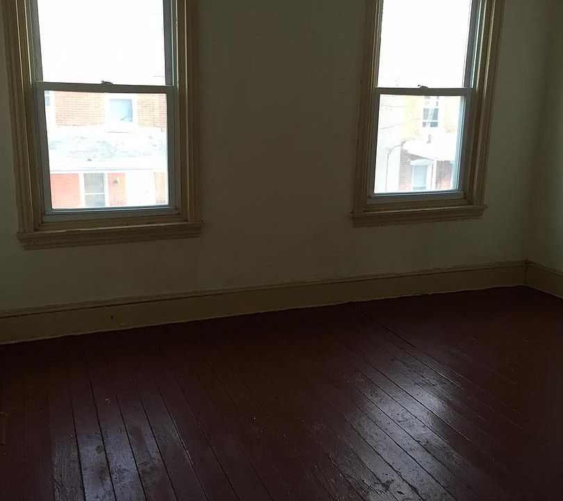 2nd image of 111 E Pastorius St