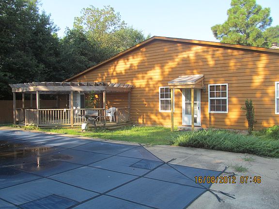 Backyard (pool is now fenced