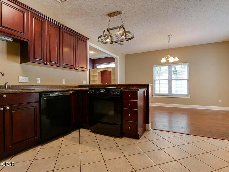 4026 Oak Forest Dr — Photo 11
