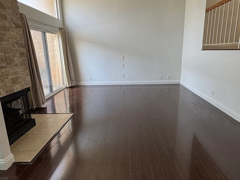 905 Michelle Ct — Photo 4