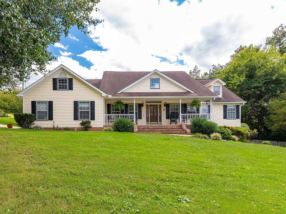 1st image of 325 Southwood Cir