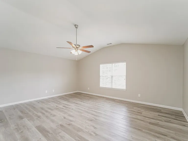 5824 Kelden Walker Ln — Photo 10