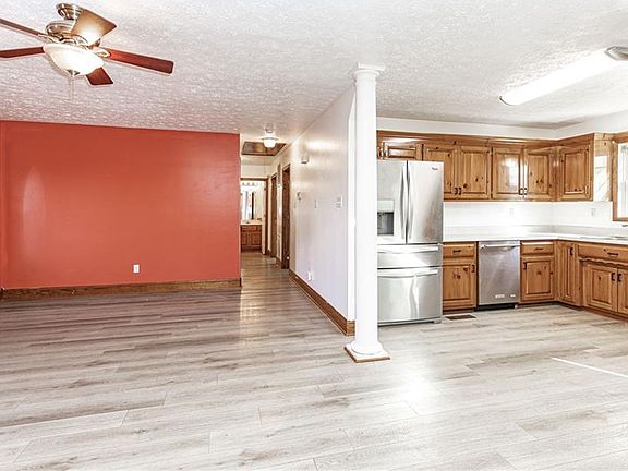 5th image of 5151 Damon Dr