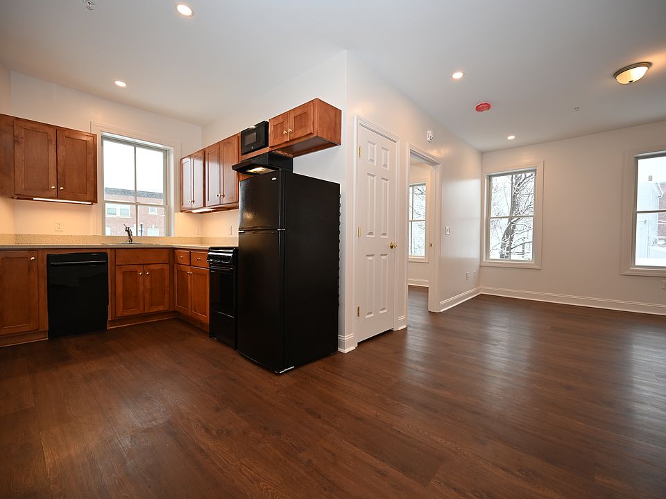 1st image of 10 S Main St APT 2