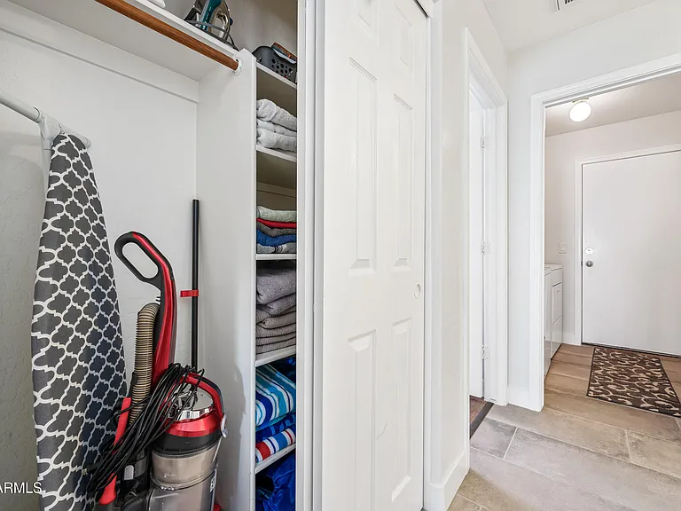 3228 E Sandy Way — Photo 32