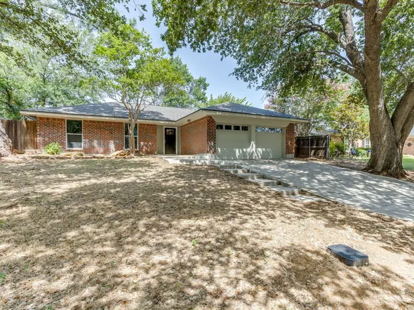 2709 Springbrooke Dr, Hurst, TX 76054