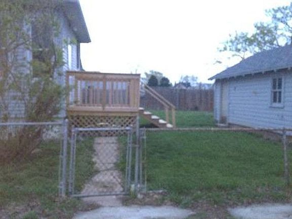 2nd image of 153 W Irving St
