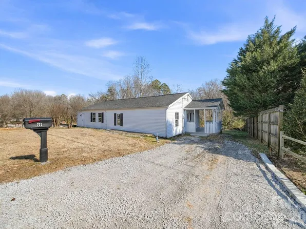 702 N 9th St, Bessemer City, NC 28016