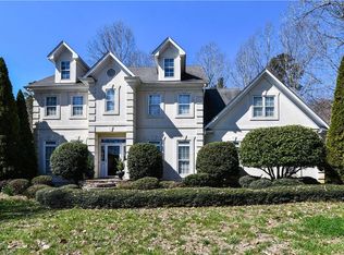 4418 Jamesford Dr, Jamestown, NC 27282