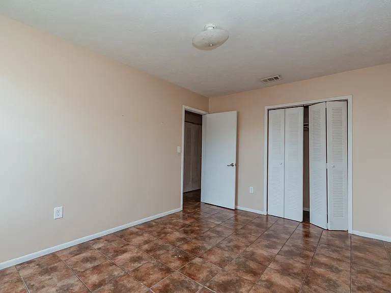 719 S Berthe Ave #8 — Photo 7