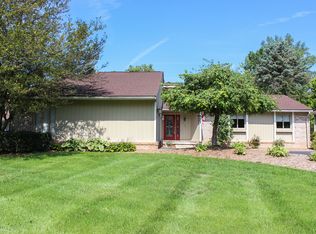 6921 Ellinwood Dr, White Lake, MI