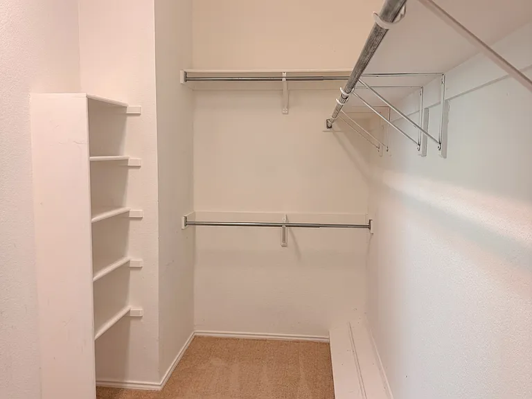 7015 Hillwood Dr — Photo 13