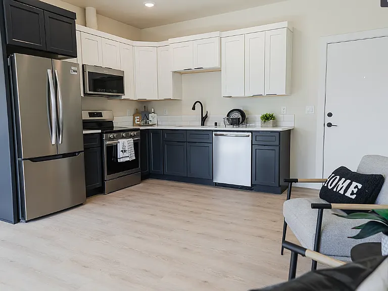7275 W Clearwater Ave — Photo 5