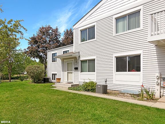 2nd image of 743 Dover Pl Unit 5C