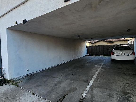3rd image of 25207 Frampton Ave #2
