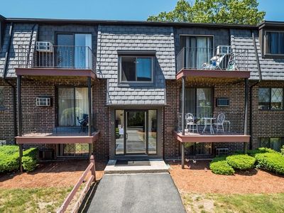 42 Main St APT 17, North Reading, MA, 01864
