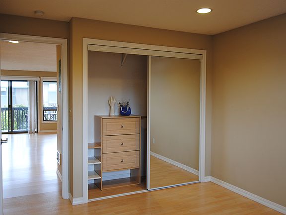 4th image of 13550 37th Ave S APT 4