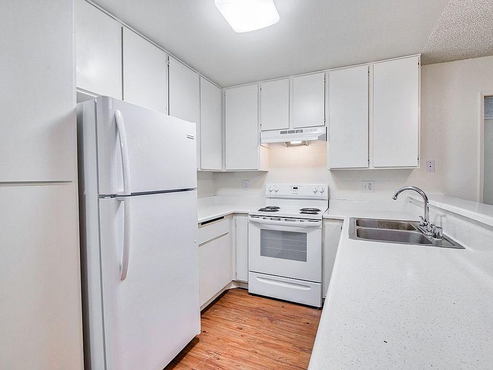 1st image of 2412 Fairmount Ave E
