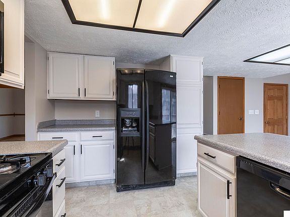 4th image of 2213 Coventry Dr