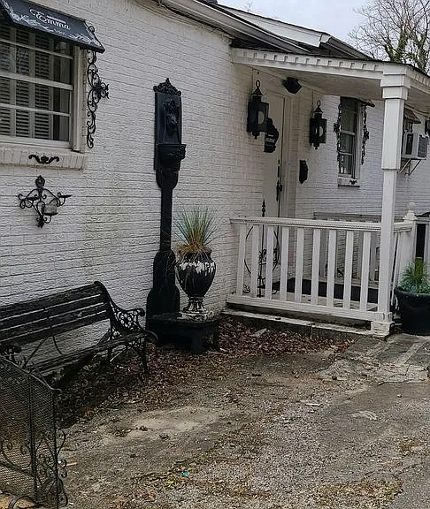 2504 Oakwood Ave NE — Photo 8