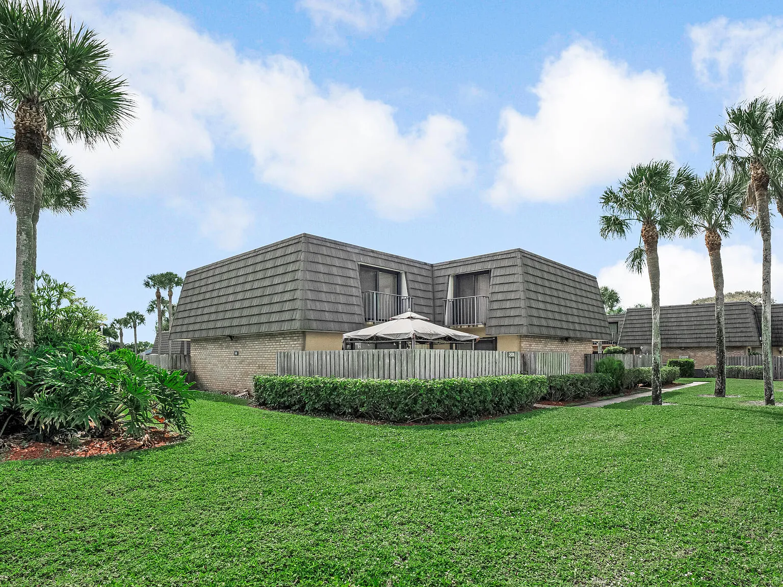 2 bed, 2.5 bath, 1236 sqft, $2,700 — Photo 3