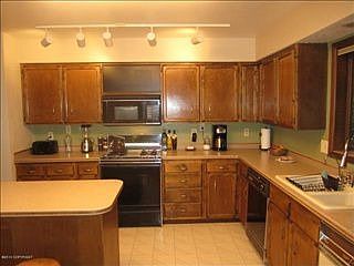 4th image of 8451 Pioneer Dr