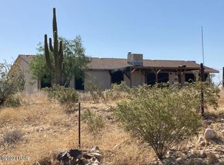 11262 S Apache Rd, Yucca, AZ 86438