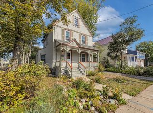 27 Greenwood Ave, Hyde Park, MA 02136